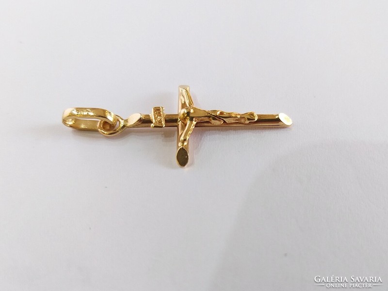 14K, 1.59g gold cross pendant with Jesus (no.: 24/81.)