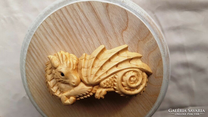 Dragon pattern hair clip carved from French maple wood