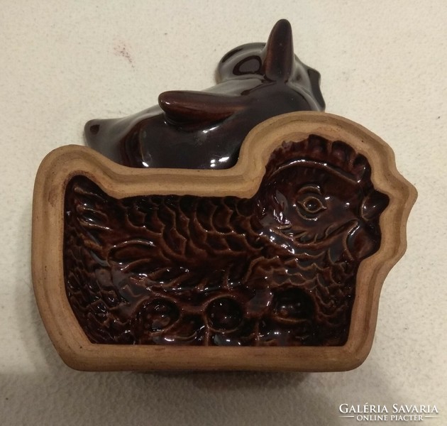 Ceramic full-shaped baking dish, pee-shaped (18x16 cm)