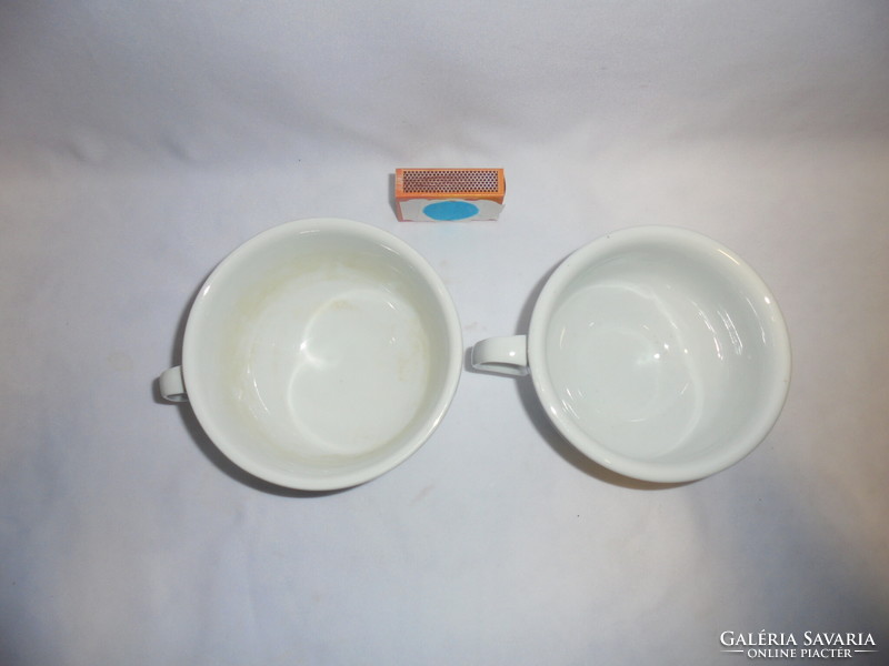 Two passenger soup cups - together