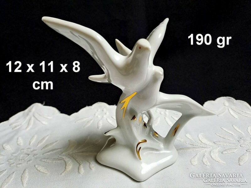 Hollóházi 23 cm-es sirály és jelzett porcelán galambok