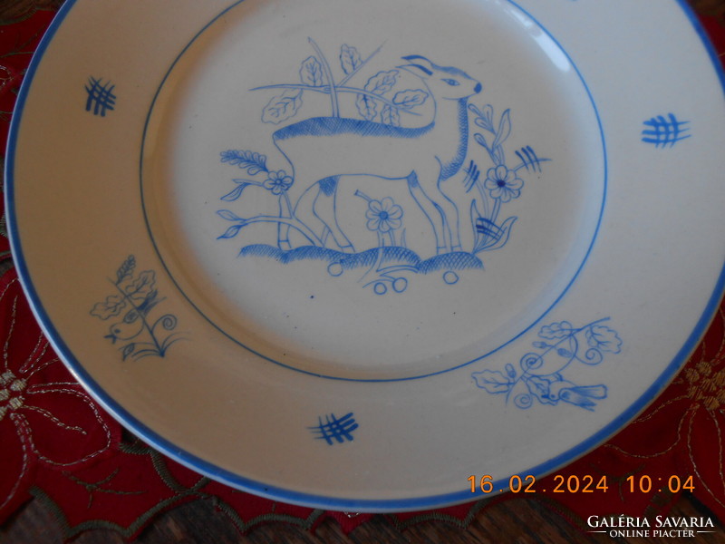 A venison plate designed by Sincó Zsolnay. Rare! I