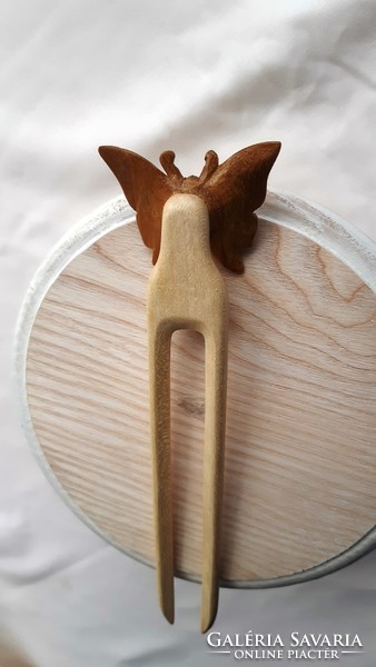 Butterfly pattern hairpin, hair ornament carved from strawberry and maple wood