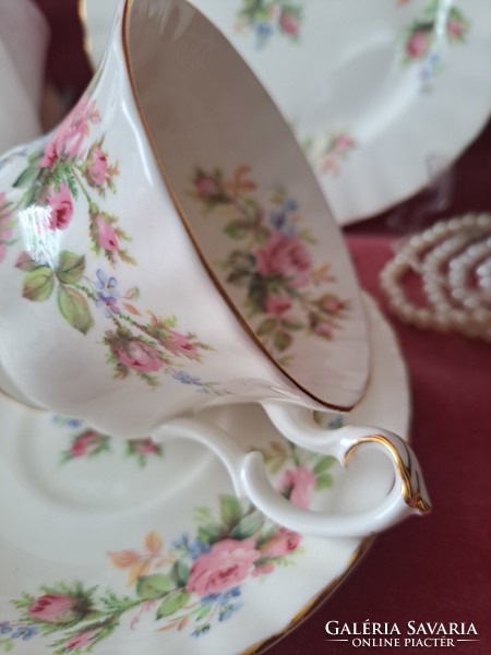 Royal Albert Moss Rose porcelán teáscsésze süteményes tányérral