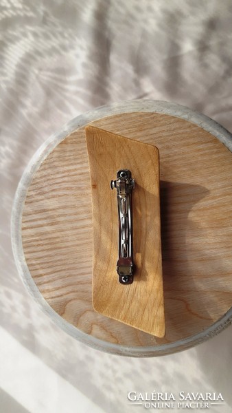 French hair clip decorated with a spider pattern, made of maple wood