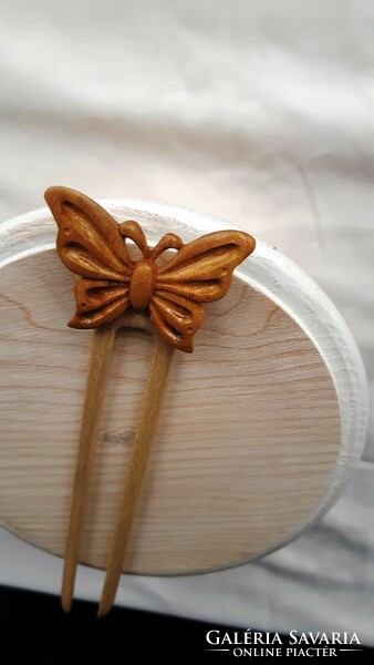 Butterfly pattern hairpin, hair ornament carved from strawberry and maple wood