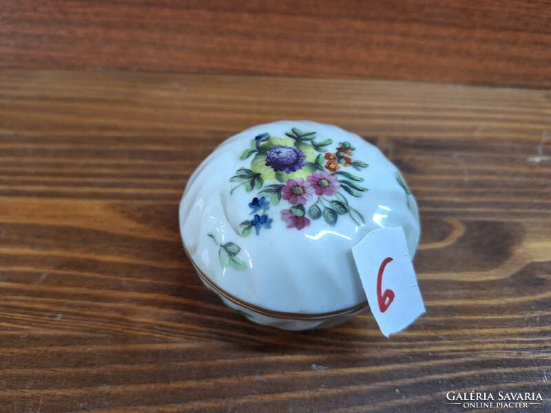 Herend floral bonbonier, jewelry box. HUF 6,900