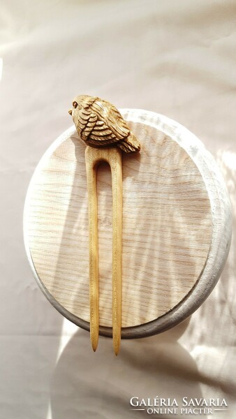 Carved from maple wood with a bird pattern, hair pin, hair ornament