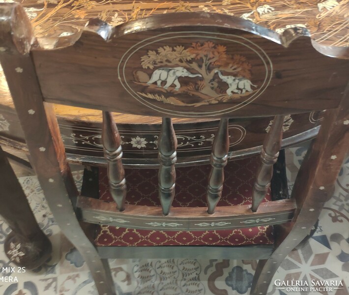 Indiai, ivory csont/fa/gyöngyház intarziás körasztal 4 székkel