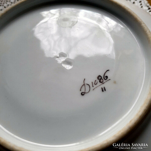 Monarchy tea cup + saucer - 1886 - art@decoration