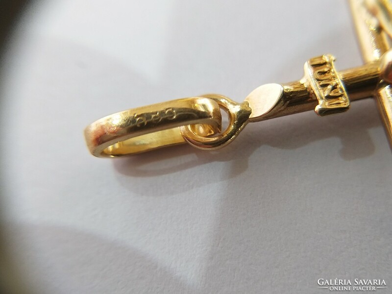 14K, 1.59g gold cross pendant with Jesus (no.: 24/81.)