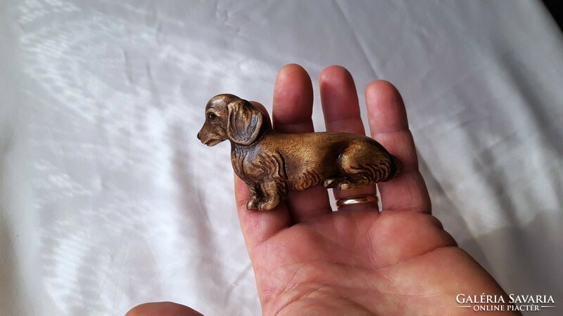 Dachshund-pattern hair clip carved from French maple wood