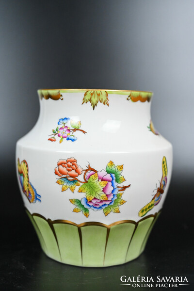 Herend porcelain victorian pattern bay vase