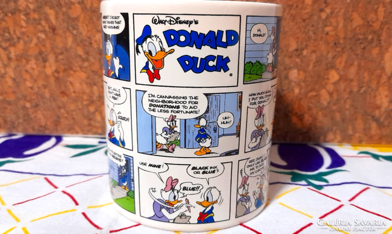 Disney képregényes porcelán bögre - Donald és Daisy -