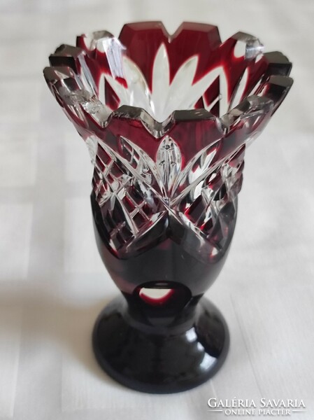Rubinvörös ólomkristály váza