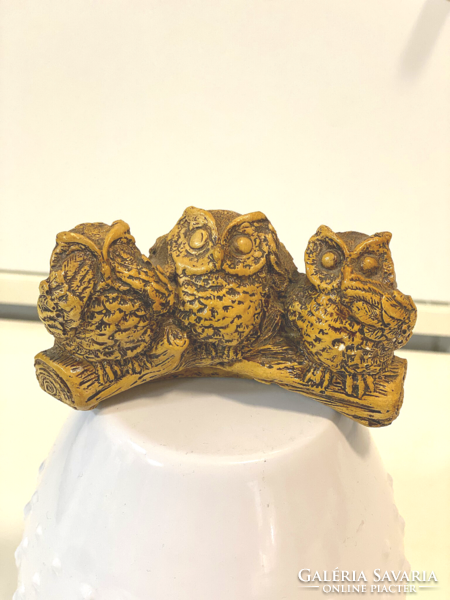 Old porcelain ornament 3 owl figures on a tree trunk 10x5.5cm