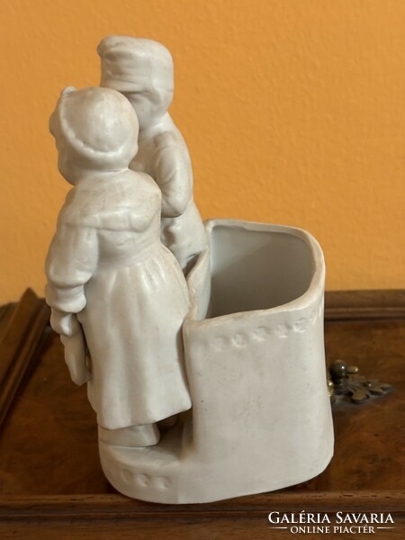 Soldier with his sweetheart - World War 1 porcelain figurine holder