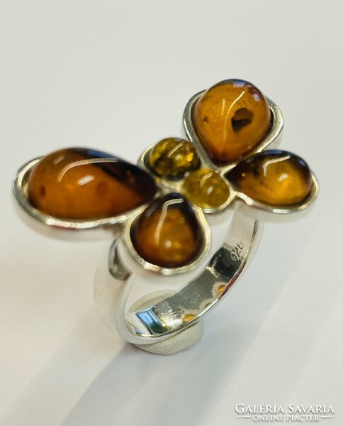 Silver ring with amber stone 57m