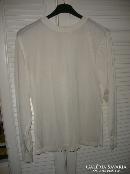 Cream, elastic caterpillar silk top