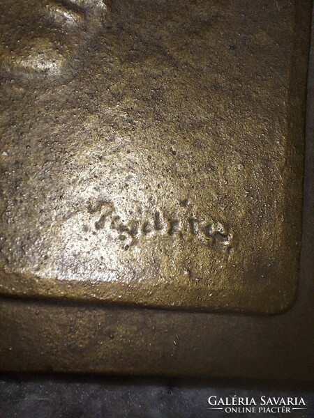 Bronz dombor plakett, jelzéssel, 95 mm, 165 gr