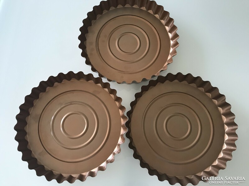 Golden pie tins, 28 cm diameter, new!
