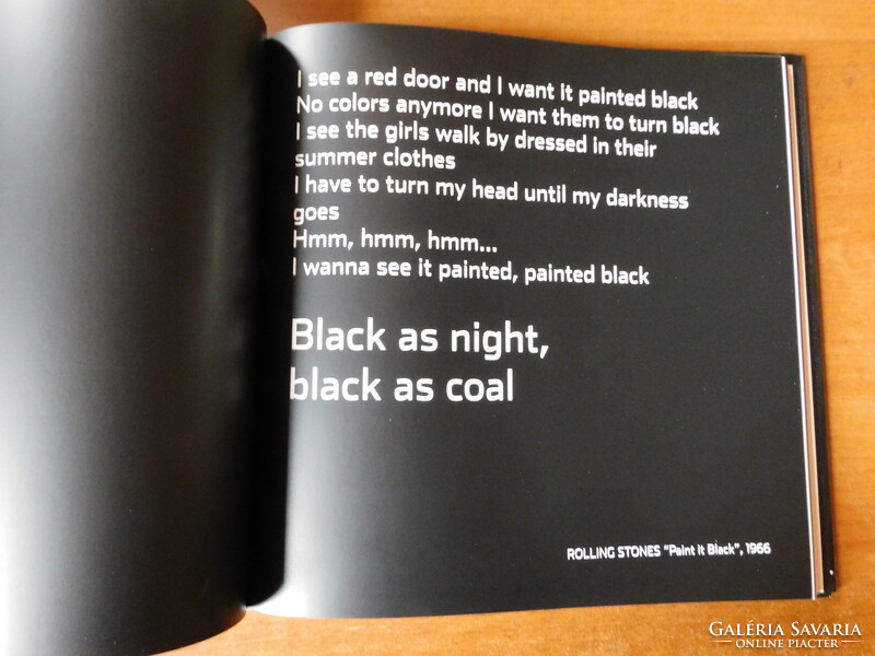 Black design - trilingual design album