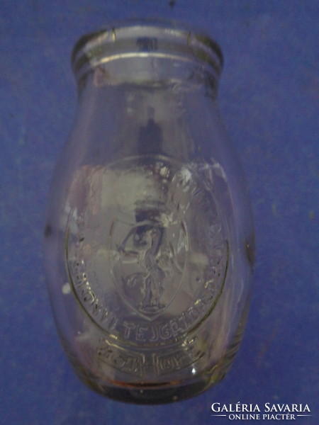 Gróf Eszterházy yogurt bottle 1942