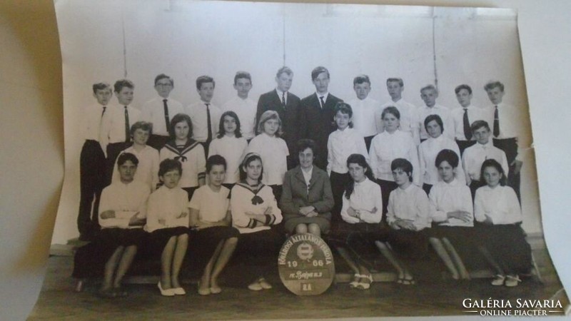 Za488.3- József Bajza Újpest primary school iv. District. Budapest, bajza u. 2 Class picture 8a -1966