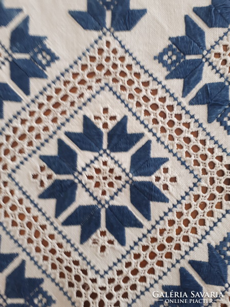 Antique tablecloth made with the Toledo technique, medium size