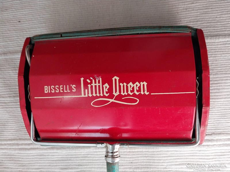 Vintage játék szőnyegkefe "Little Queen " Made in USA