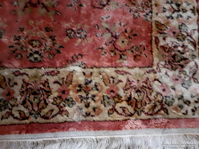 Régi  kis  méretű mokett falikárpit szőnyeg végén rojttal