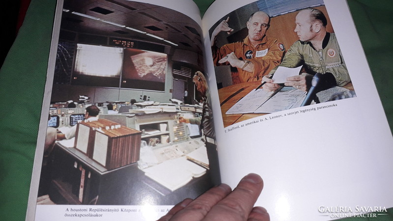 1986. Valery Kubasov - the touch of the cosmos Soviet - Hungarian spaceflight book according to the pictures Kossuth