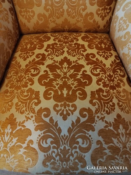 Armchair with lion legs and footrest