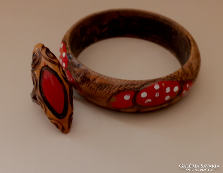 Wooden bracelet made with retro handwork, adjustable size wooden ring to match