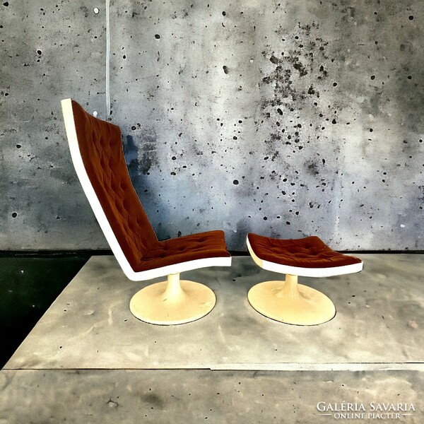 Retro, space age design armchair with funnel legs and footrest