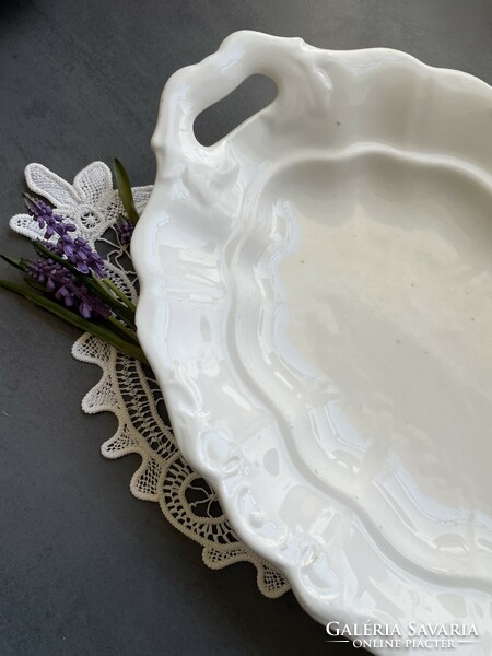 Régi, nagy méretű fehér porcelán füles kínáló tál, asztalközép