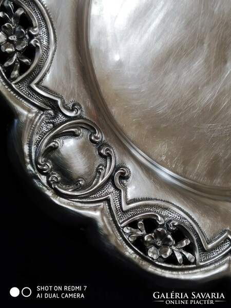 Antik ezüst (833) portugál háromlábú rokokó kináló tálka (83,-gr.)