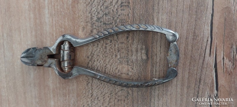 1900-as évek eleje Németországban készült acél rugós számozott 35 körömvágó - bőrvágó  olló ,csipesz