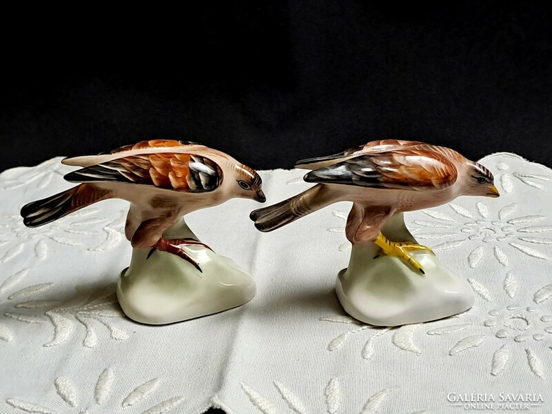 Aquincum porcelain falcon bird piece