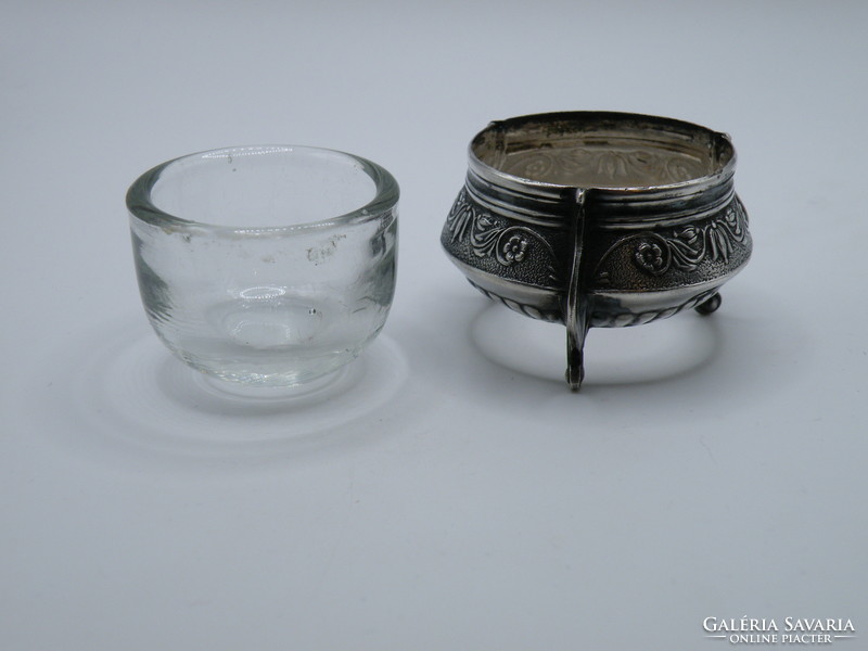 UK0276  Orosz ezüstözött fűszertartó üveg betéttel szép patinával