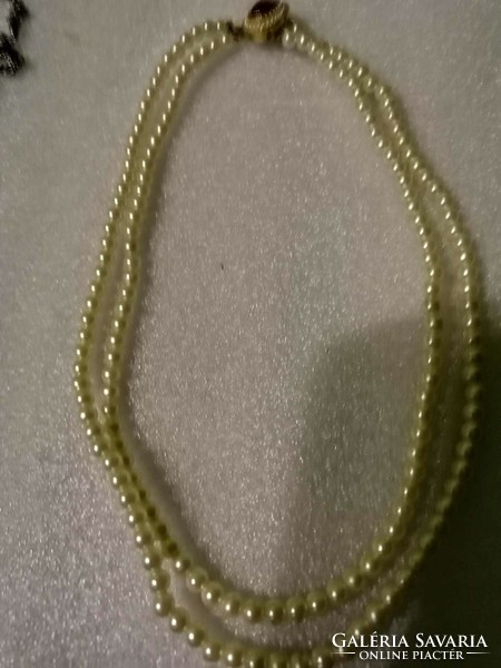 Double string of pearls with a beautiful clasp