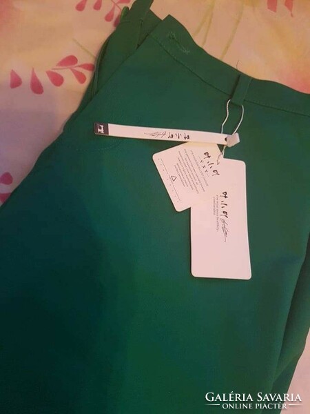 Two pieces of new xl women's pants, the price applies to both pieces