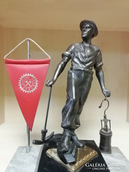 Bronz bányász szobor