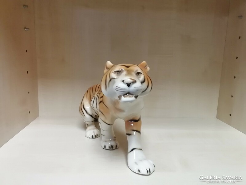 Porcelán tigris