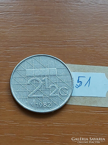 Netherlands 2 - 1/2 gulden 1982 nickel, Queen Beatrix 51.