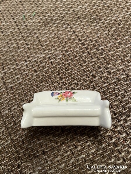 Porcelain sofa for a doll's house :) 7 x 3 x 3 cm.