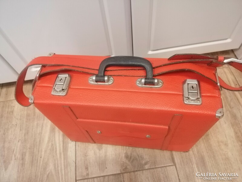 Retro, red briefcase, shoulder bag. 39 X 30 x 14 cm.