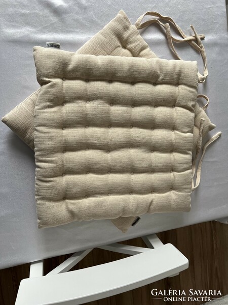 2 Rovitex eggshell-colored cushions for chairs