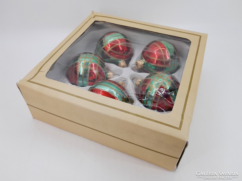 Glass sphere Christmas tree decoration, 5 pieces in one. Their diameter: 5.5 cm.