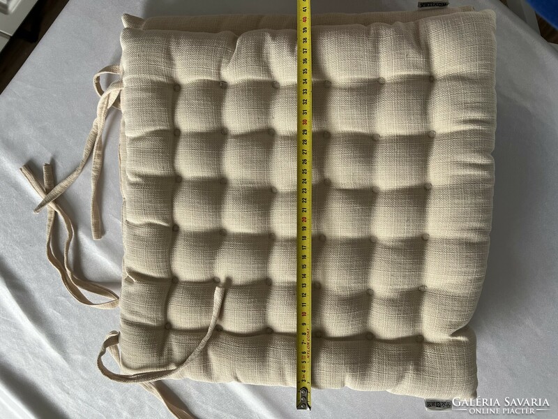 2 Rovitex eggshell-colored cushions for chairs